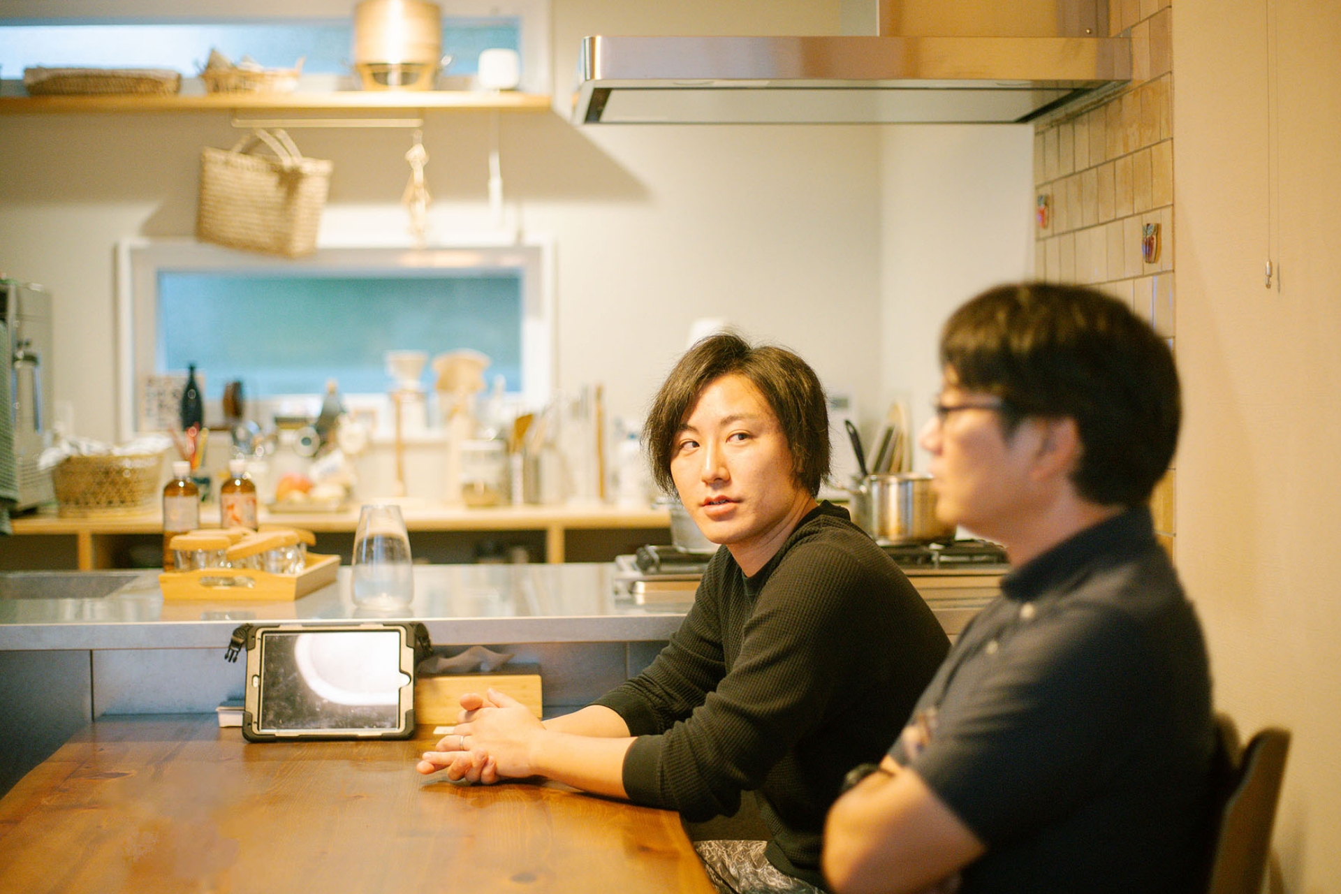 小川さんと話をしている様子の写真